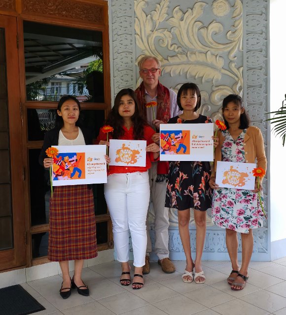 Velvyslanectví ČR v Rangúnu se připojuje ke kampani "Orange the World"