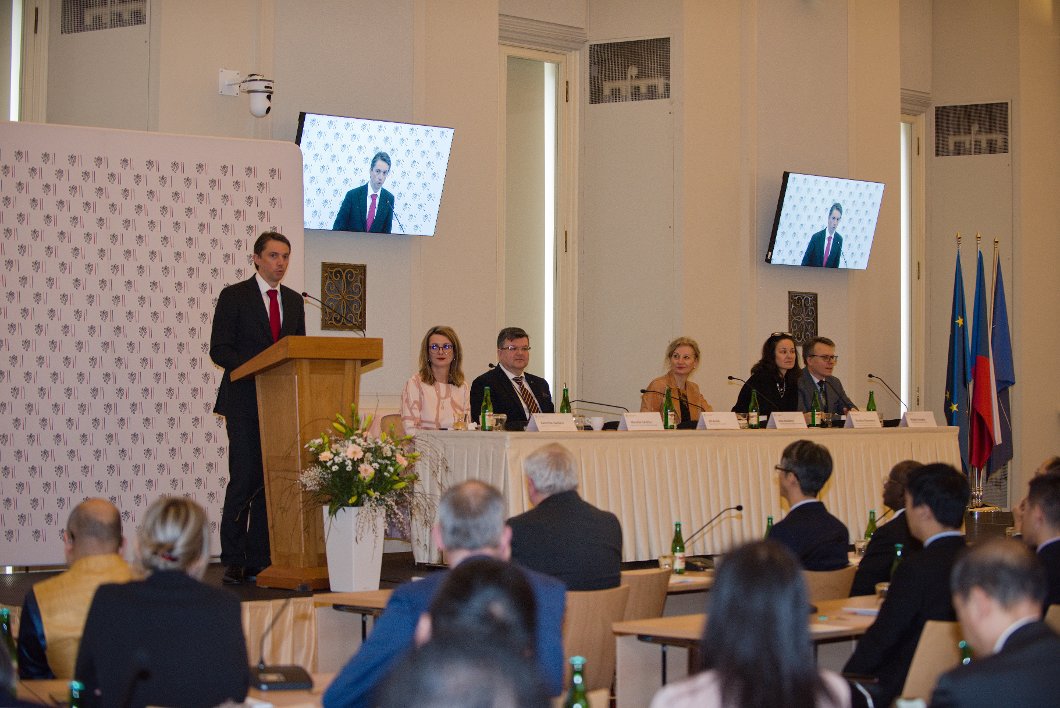MZV představilo zahraničním diplomatům priority vědecké diplomacie