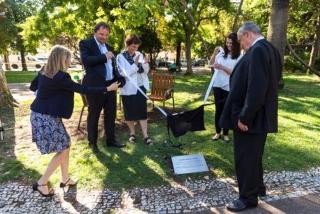 Inaugurace lavičky Václava Havlav Lisabonu