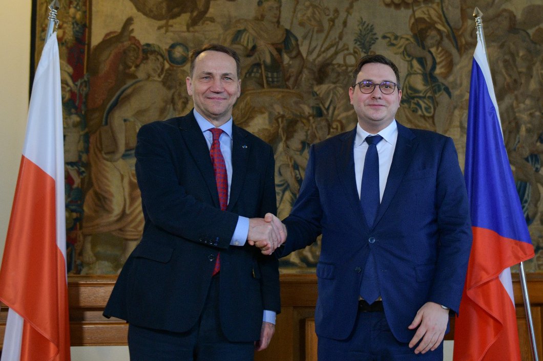 Polský ministr zahraničí Sikorski na první návštěvě Česka po zvolení nové polské vlády
