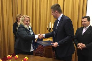 Dohoda mezi MZV a MMR o vysílání zaměstnanců a spolupráci při propagaci ČR v zahraničí