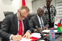 Podpis dvoustranné dohody o restrukturalizaci exportních úvěrů/Bilateral agreement on restructuring export credits signed