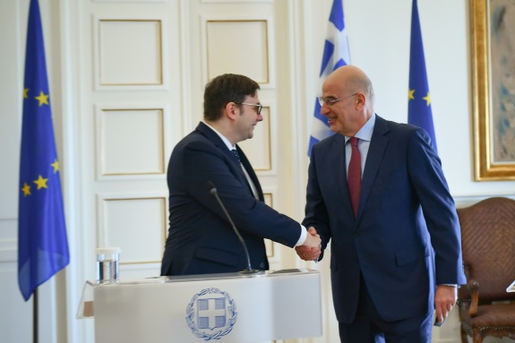 Ministři zahraničí ČR Jan Lipavský a Řecka Nikos Dendias po jednání v Athénách