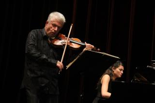 J. Svěcený, E. Shitikova Santiago