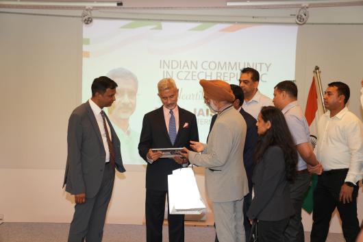 Meeting of Minister S. Jaishankar with Indian community in Prague