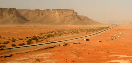Saudská Arabie poušť u Rijádu