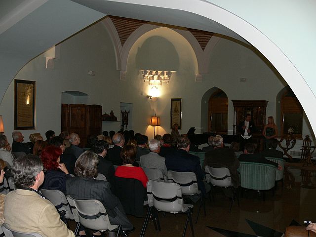 sál, hudebníci, publikum