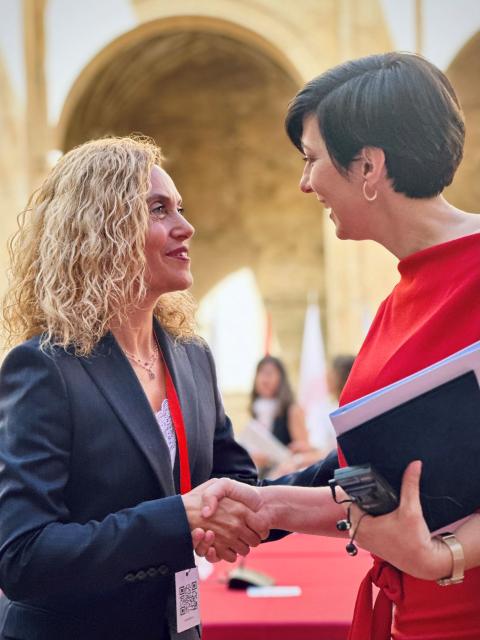 Pozdrav s předsedkyní španělského Kongresu Meritxell Batetovou. 