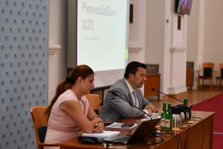 Státní tajemník Miloslav Stašek zahájil přednášku Personalistika v MZV
