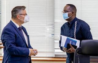 Jednání s rwandským ministrem zdravotnictví Danielem Ngamijem