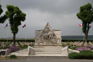              Le monument aux morts de la Première Guerre mondiale. 