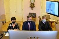 Videohovor NM Martina Tlapy a NM MZV KR Kim Gann(a)