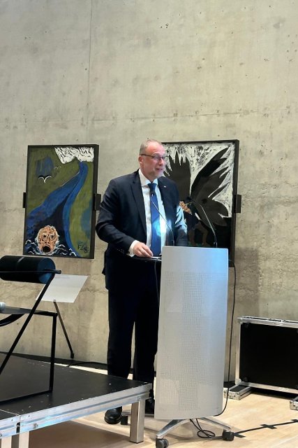 Velvyslanec České republiky v Bernu Tomáš Jan Podivínský