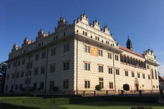 Zahraniční velvyslanci navštívili Litomyšl. Petříček dal město za příklad