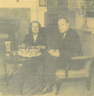 Charles E. Proshek s manželkou