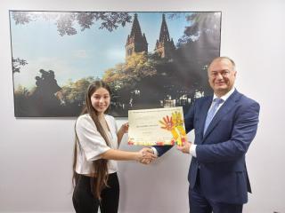 Předání diplomů Mezinárodní dětské výtvarné soutěže Lidice