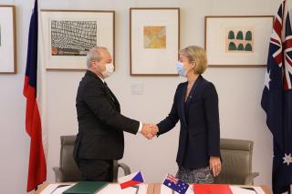 Signing of the Extradition Treaty between the Czech Republic and Australia