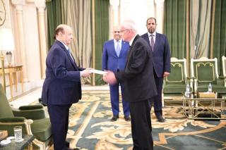 Ambassador at the credentials ceremony with President of Yemen