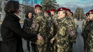 Ambassador Hynková welcomes Czech soldiers