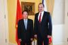 Ministr Jan Kohout a velvyslanec Vietnamu Ho Xuan Dong