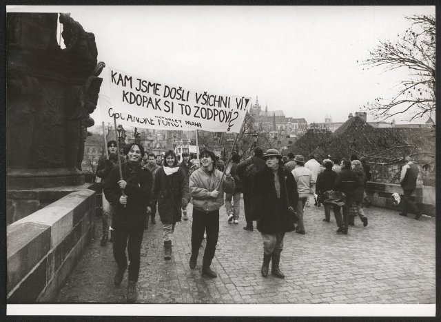 17 Nëntori 1989