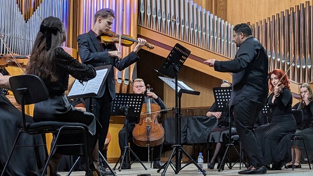 Koncert 28.10.25, houslista Jan Novák a orchestr