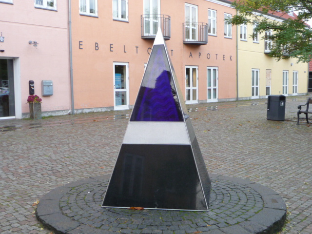 Ebeltoft modrá pyramida