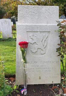Hrob na hřbitově St. Augustine Churchyard - Heaton Punchardon - navštíven 14. října 2020
