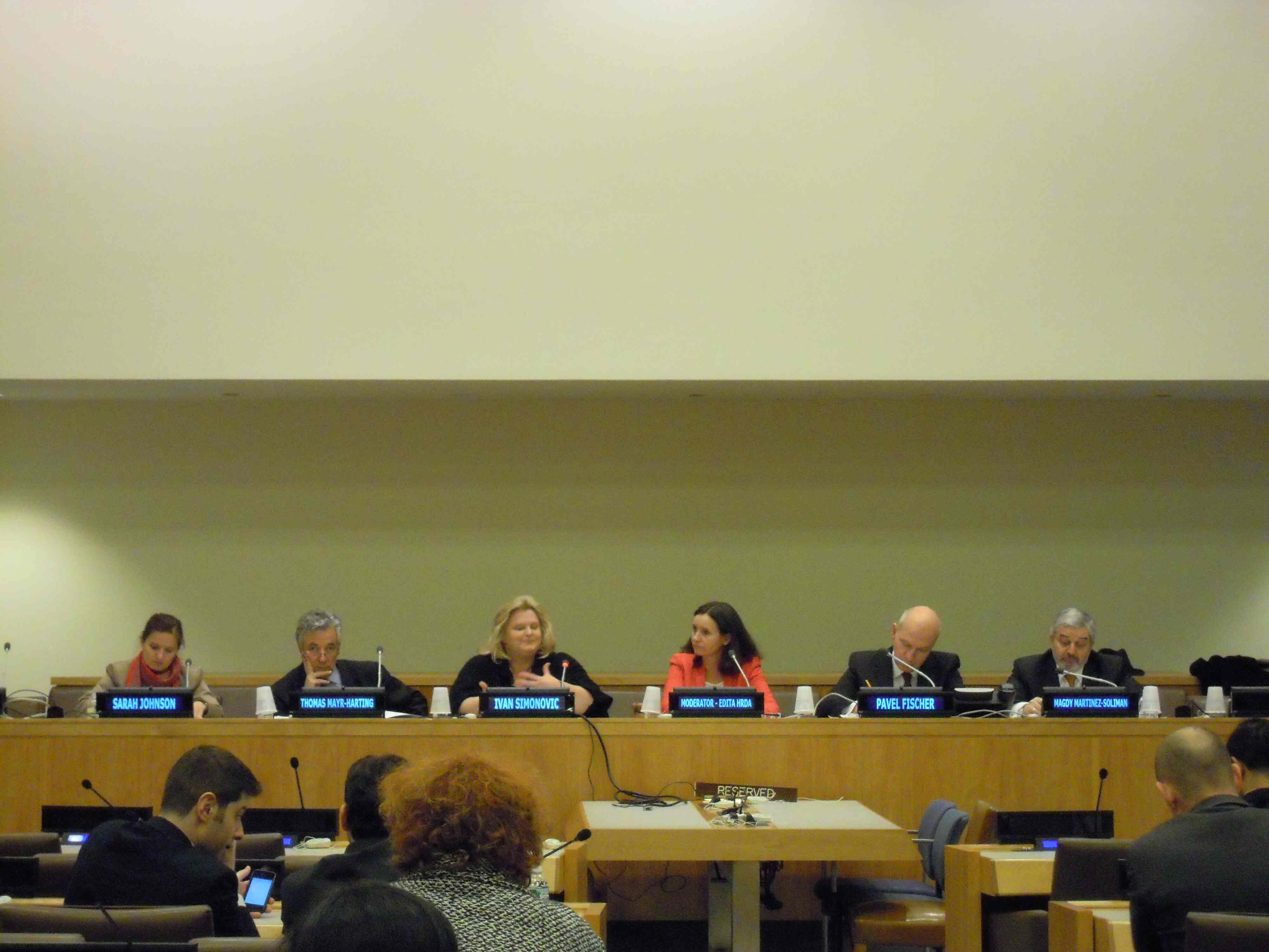 panel discuss4