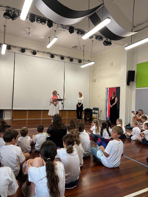 Generální konzulka ČR v Sydney Zuzana Slováková během svého proslovu.