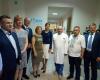 Účastníci slavnostního otevření rehabilitačního centra