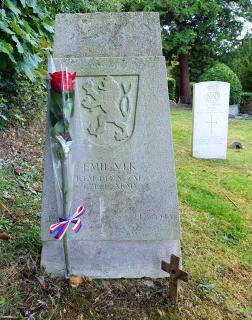 Hrob na hřbitově Ramsey Parkeston Cemetery navštíven 10. září 2020