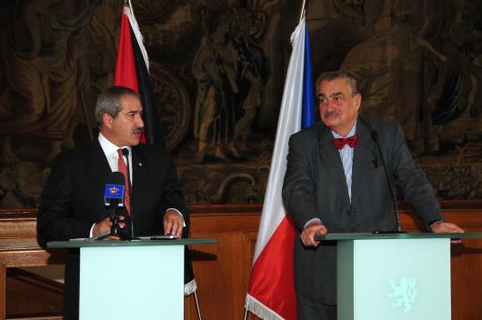 Ministr Karel Schwarzenberg a ministr zahraničí Jordánska Násir Džúde