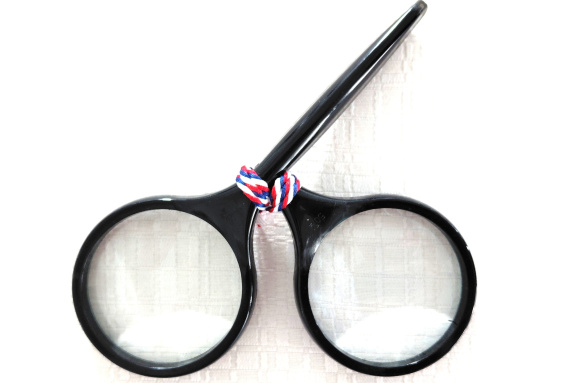 Kapesní stereoskop navržený speciálně pro workshop „See More – 3D Photography“