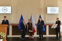 Ministr Lipavský předal Cenu Gratias agit za rok 2025 manželům Pallasovým