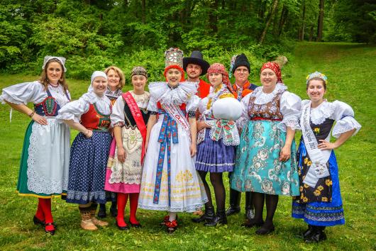 Presentation of Czech Traditional Folk Clothing