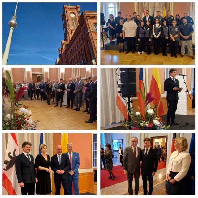 Oslava státního svátku na berlínské Červené radnici