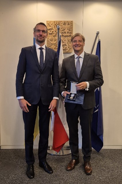 Petr Lunak was awarded the Medal for Merit in Diplomacy