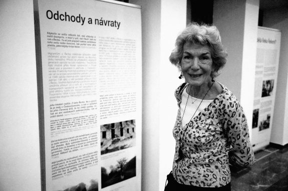 Překladatelka Katerina Porphyrogeni u panelu výstavy „Dva životy, dvě kultury, dvě země“