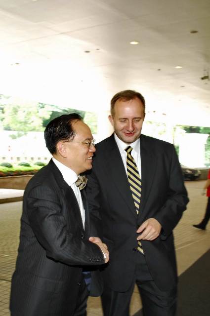 The lunch of Consuls General of EU member states with CE Donald Tsang