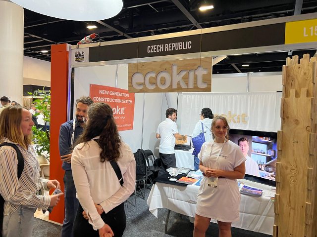 České inovativní výrobky      Čeští zástupci na expozici na veletrhu BUILD Sydney 2024      České skleněné fasády se líbily  ​    BUILD Sydney 2024 