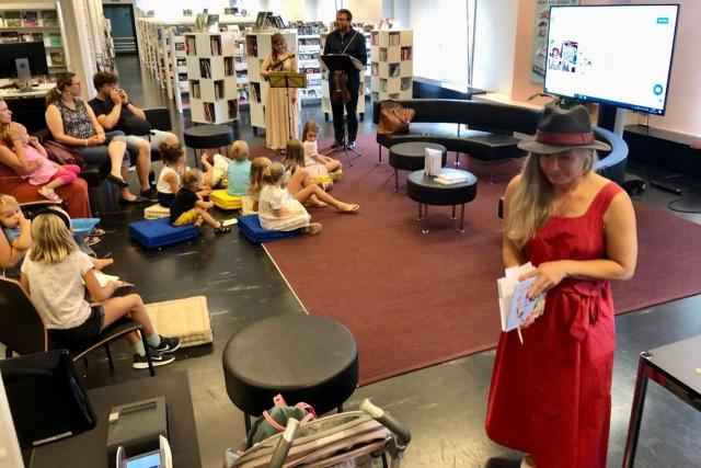 Eröffnung der tschechischen Kinderbuchecke in der Kornhausbibliothek in Bern