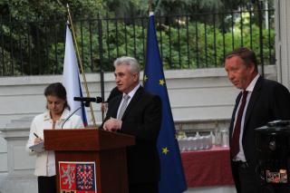    Předseda Senátu M. Štěch a velvyslanec J. Rychtar    