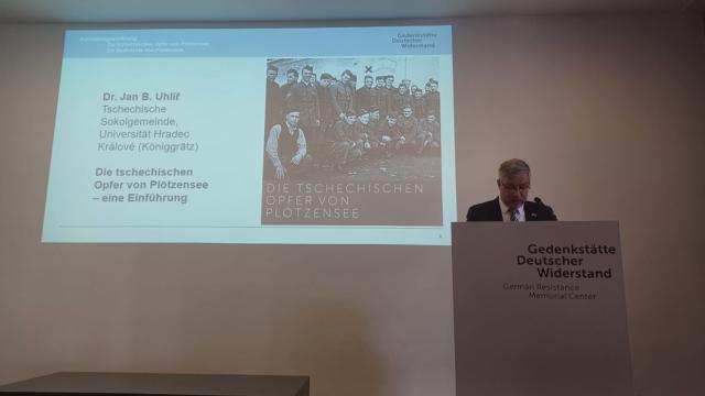 "České oběti Plötzensee" a „Krvavé noci v Plötzensee 1943"