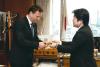 Pan Radek Vondráček, předseda PS PČR se státním ministrem japonského ministerstva obrany panem Tomohiro Yamamotem.jpg