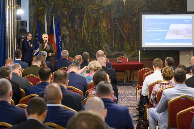 Чешки фирми установяват сътрудничество с български партньори в областта на сигурността и отбраната