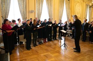 La performance du chœur d’enseignants mixte « Tyl ».
