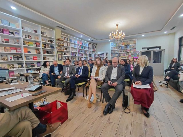 Prezentace Indexu přístupnosti a transparence veřejných institucí v rámci transformačního projektu českého velvyslanectví v Tiraně