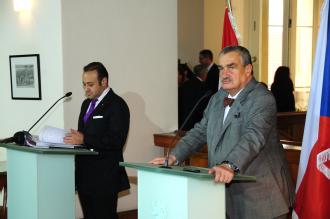 Ministr karel Schwarzenberg a ministr pro záležitosti EU Turecka Egemen Bagis