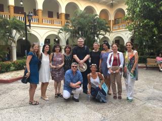 Skupinová fotografie s krajany na Universidad de Cartagena